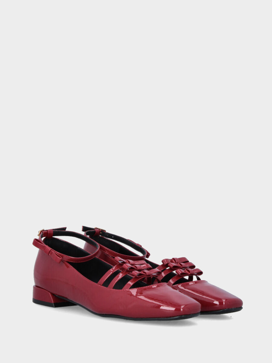 Ballerina in naplak rosso rubino e cinturini con fiocchi