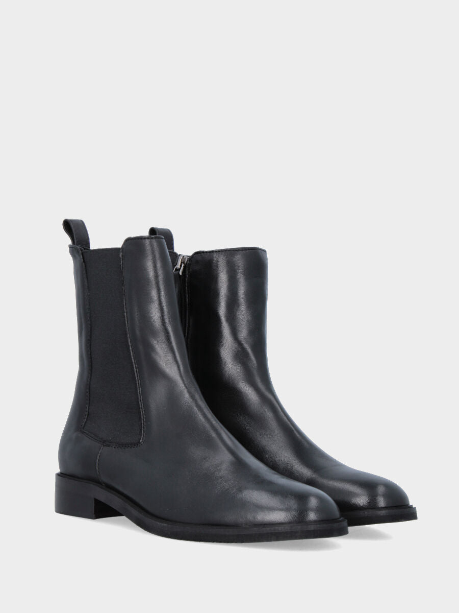 Beatles in vitello nero con fasce elasticizzate