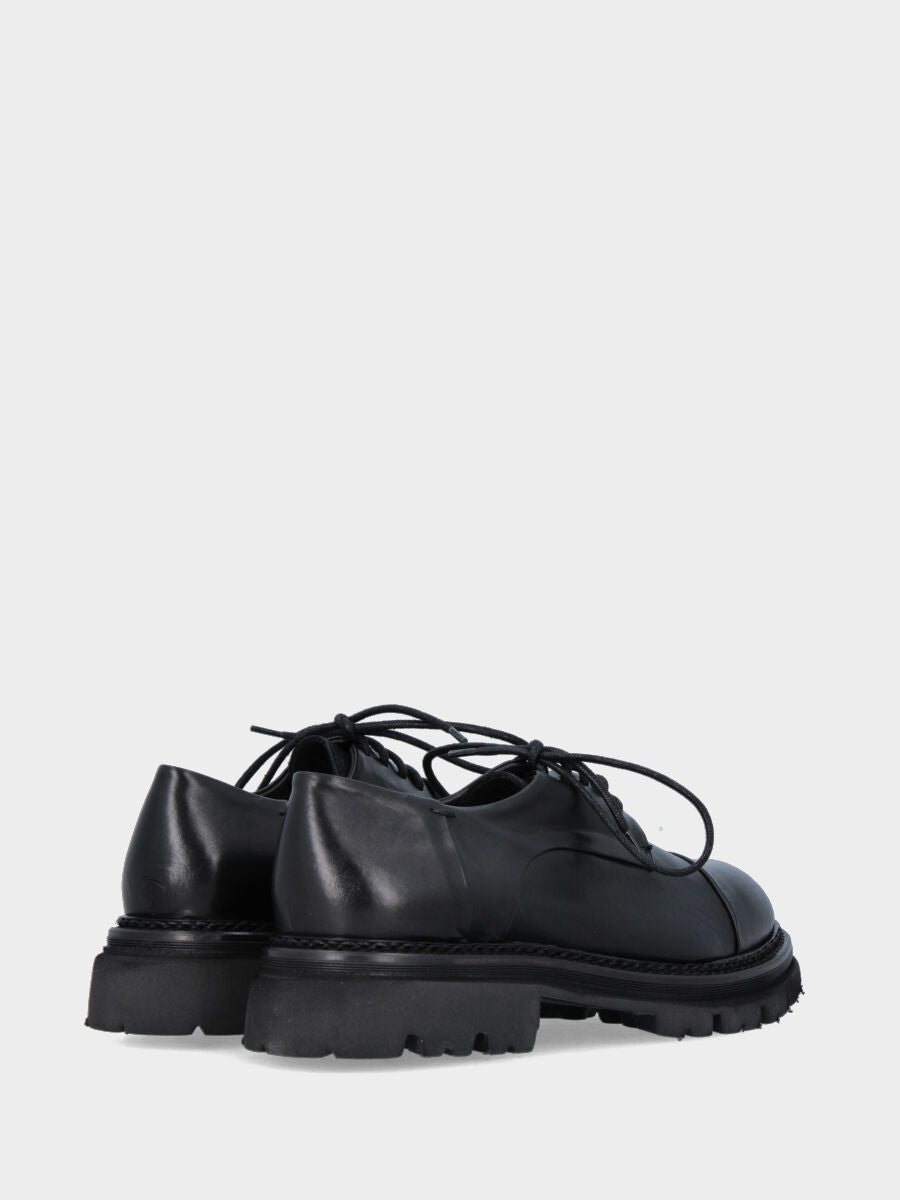 Derby in black calfskin with 30 mm heel and tank platform