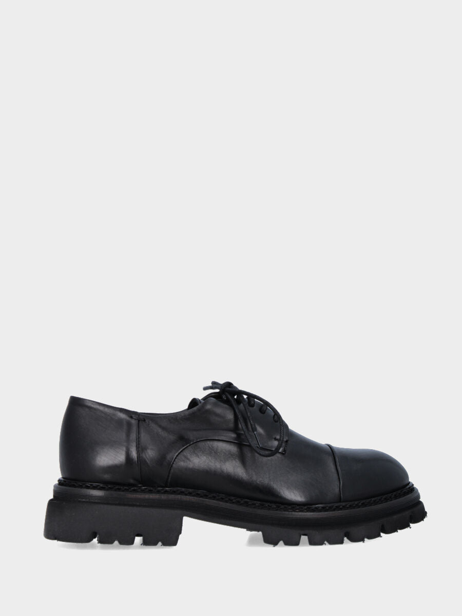 Derby in black calfskin with 30 mm heel and tank platform