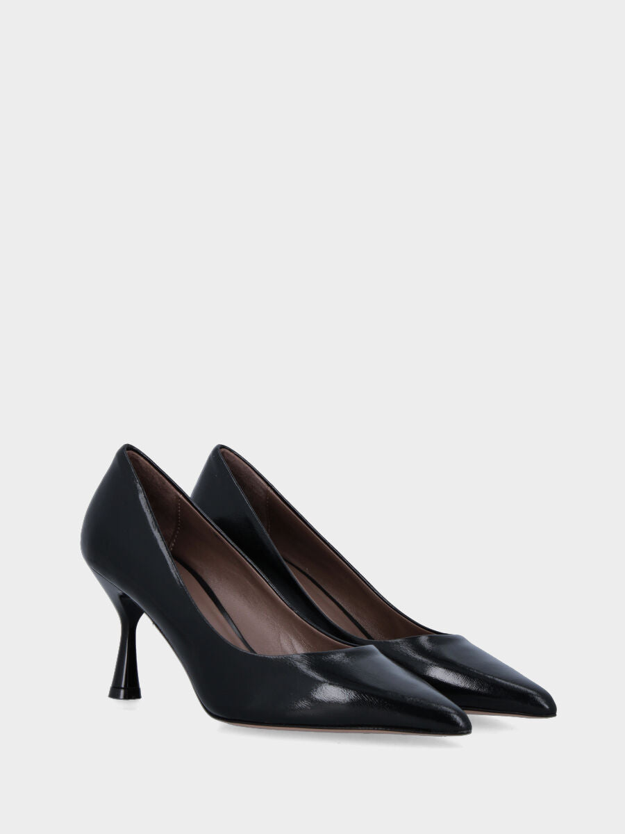 Pumps aus glänzender Samt in Schwarz mit rundem Ausschnitt und Kelchabsatz