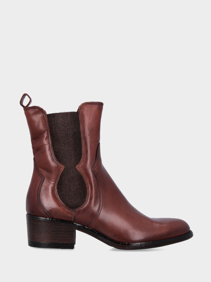 Beatles en nappa marron avec élastiques profilés et talon de 30 mm