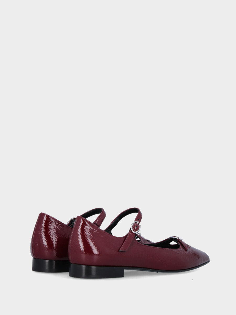 Ballet flat in bordeaux naplak and straps with oval buckles