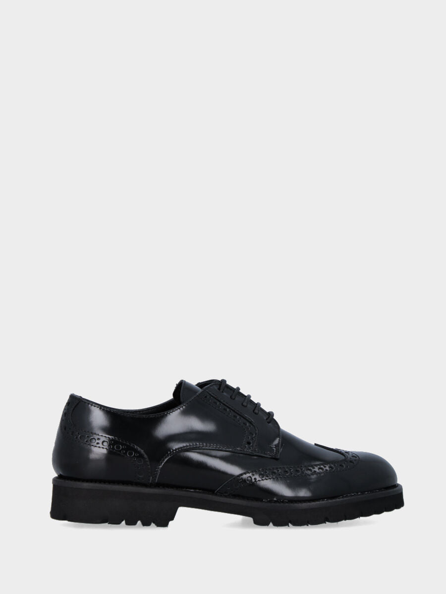 Derby in black buffed calf leather with perforated swallowtail design