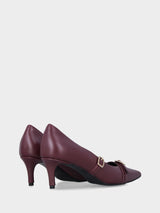 Décolleté in nappa bordeaux con tacco sottile e cinturino