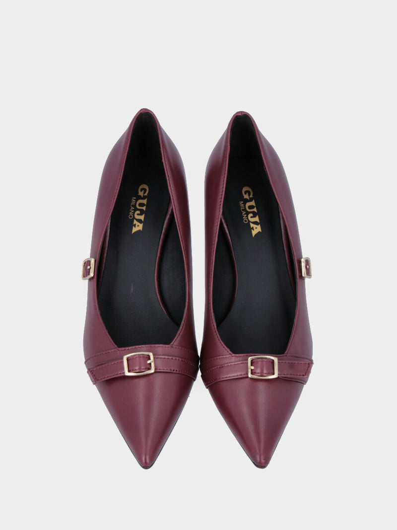 Décolleté in nappa bordeaux con tacco sottile e cinturino