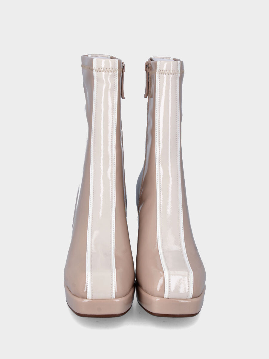 Stivaletto in ecopelle nude lucido con fascia bicolore e plateau