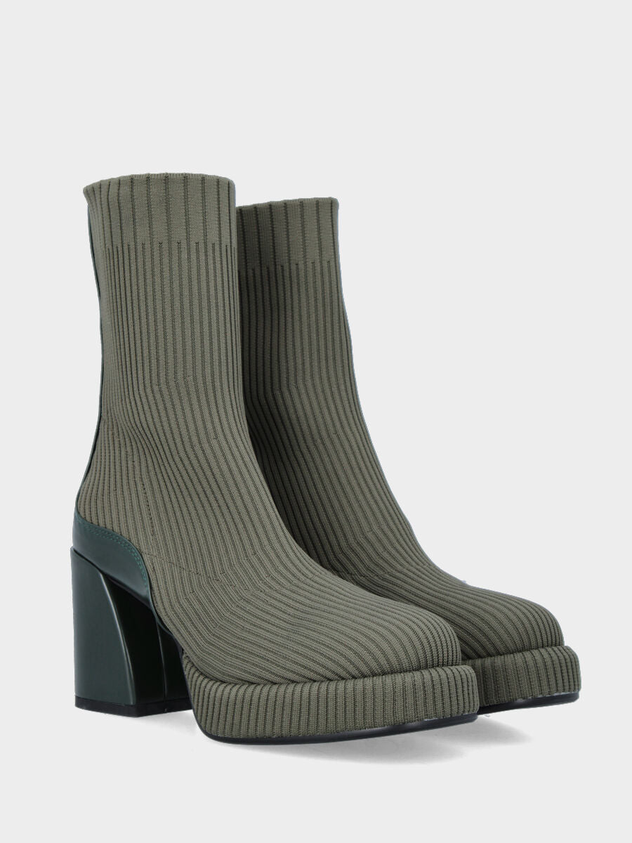 Stivaletto in tessuto calza elasticizzato verde e tacco blocco