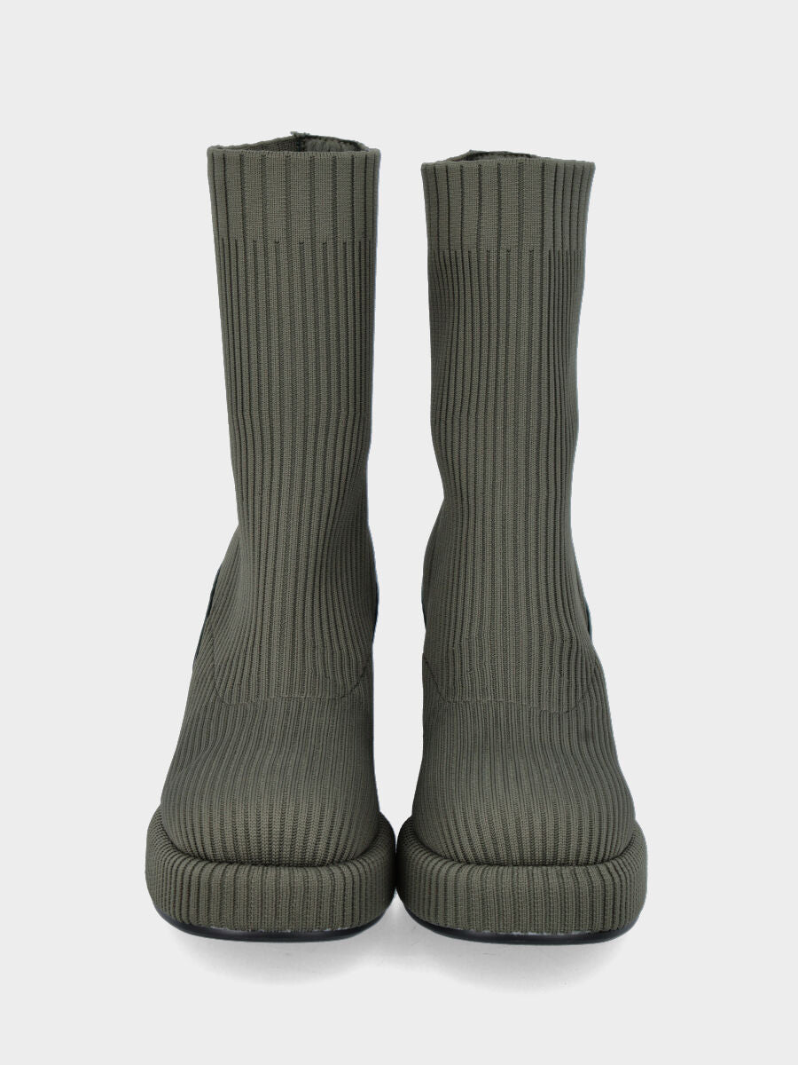 Stivaletto in tessuto calza elasticizzato verde e tacco blocco
