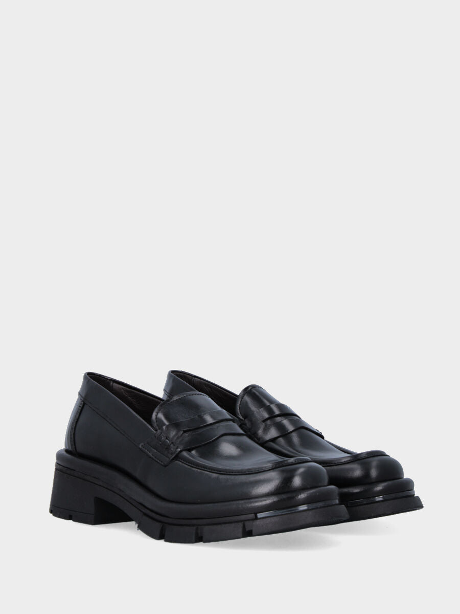 Mocassino in vitello nero su monoblocco con tacco 30 mm