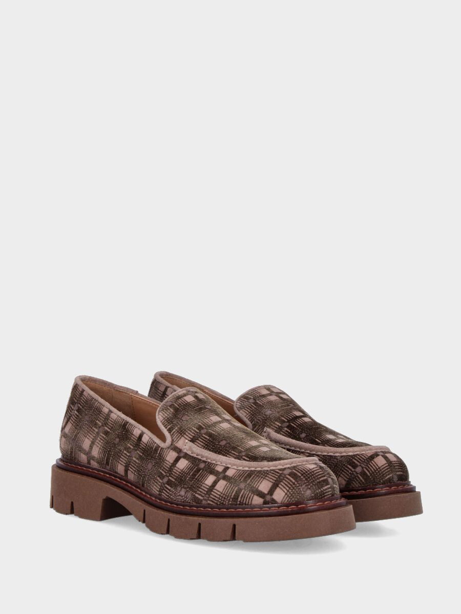 Sandalo monoblocco in vitello rosso con fascia ripiegata