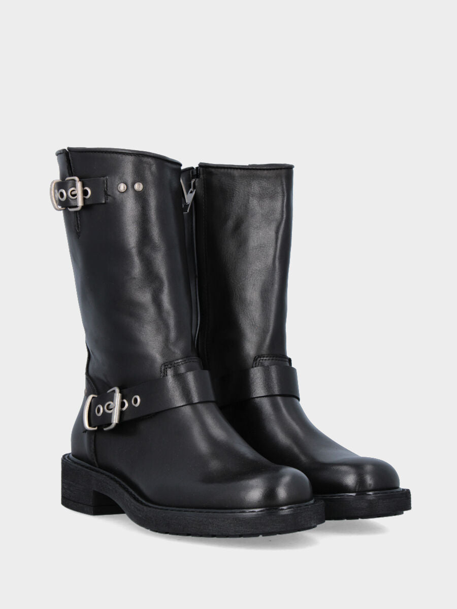 Biker in vitello nero con doppi cinturini e fibbie sul gambaletto