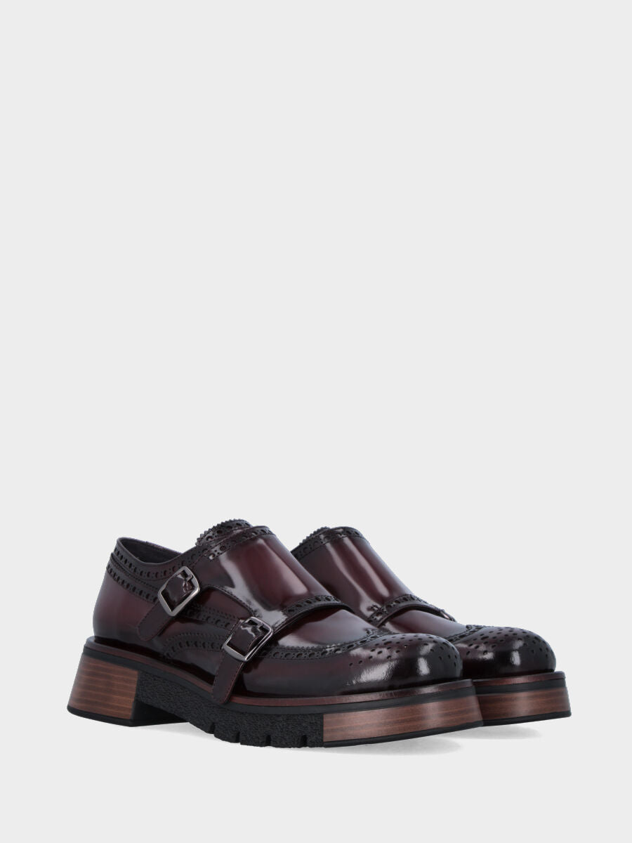 Sandalo monoblocco in vitello rosso con fascia ripiegata