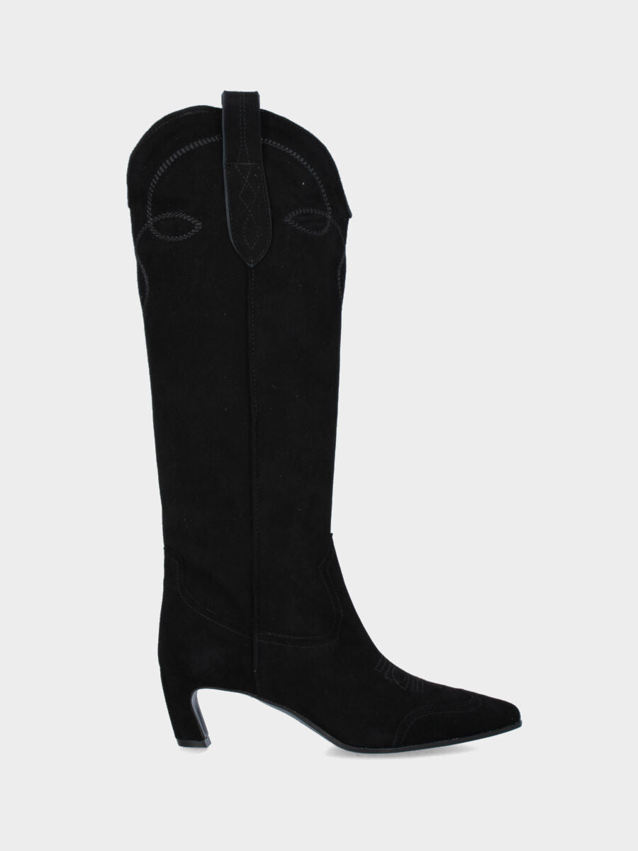 Western boots in black suede with curved heel and handcrafted embroidery