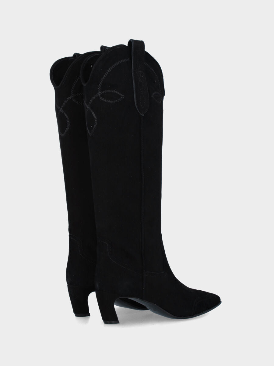 Western boots in black suede with curved heel and handcrafted embroidery