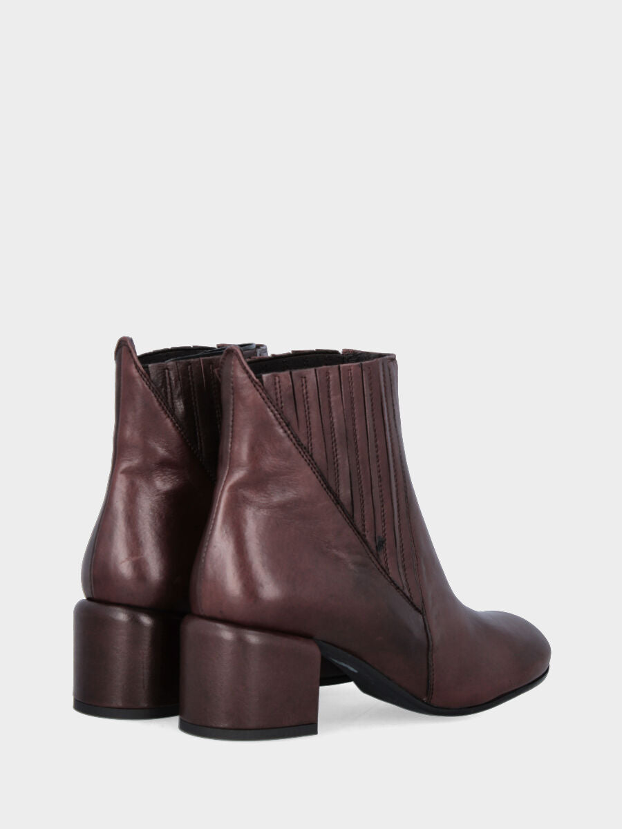 Bottine en veau marron foncé avec talon bloc et lanières