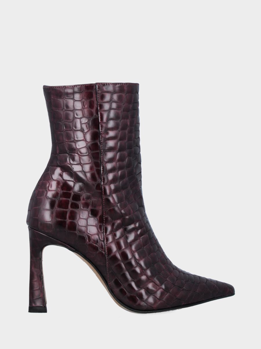 Bottine en veau bordeaux imprimé crocodile avec talon aiguille