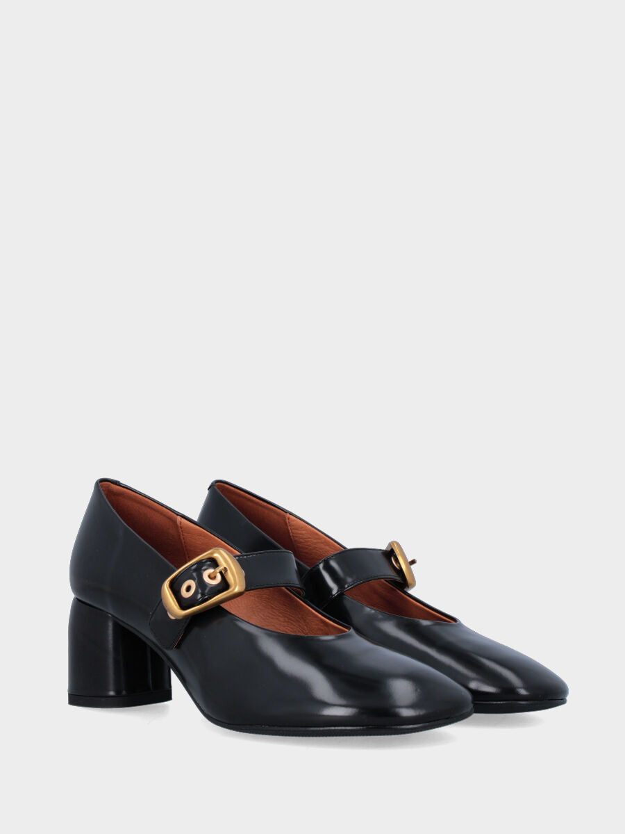 Sandalo monoblocco in vitello rosso con fascia ripiegata