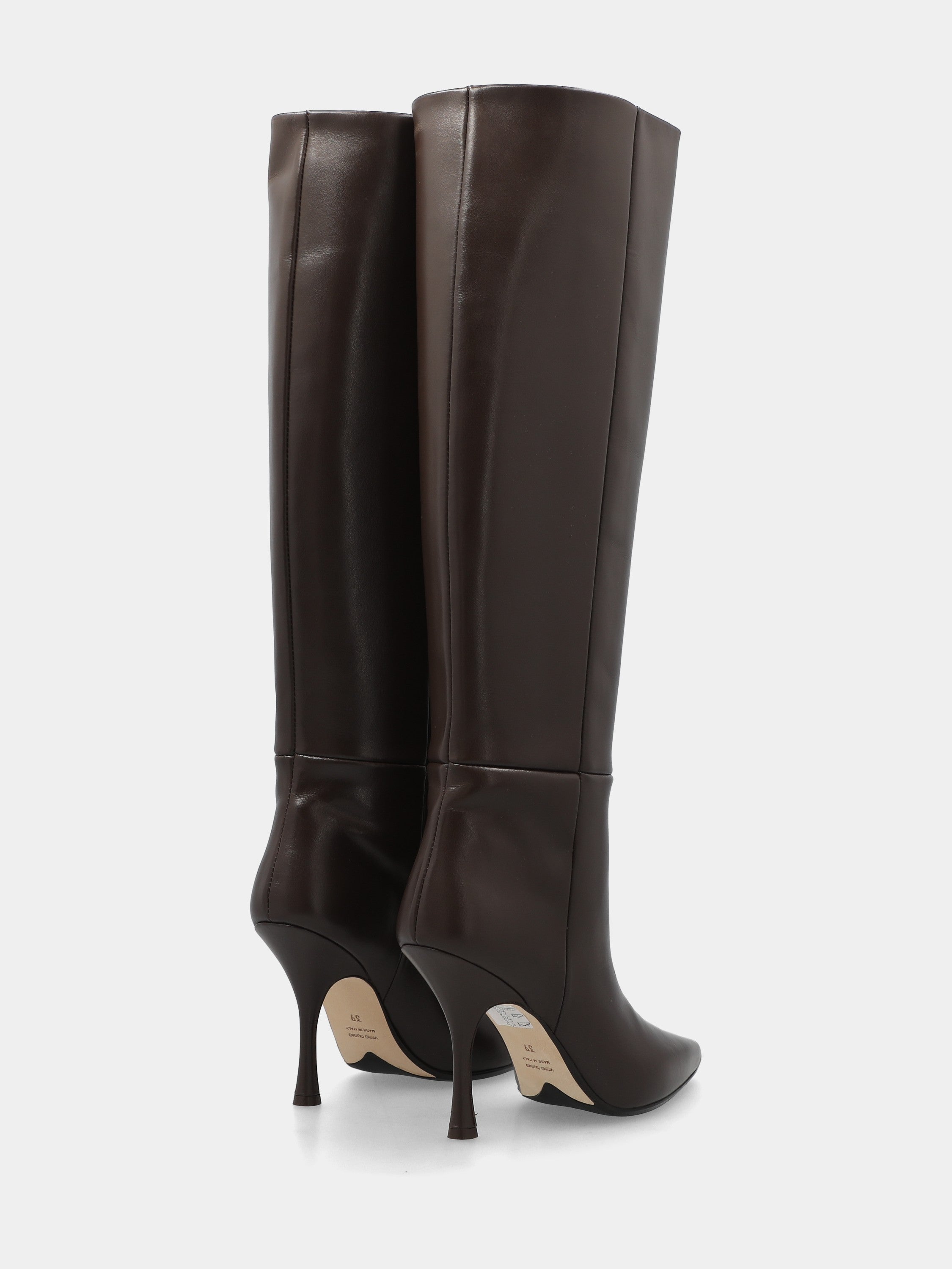 Botte en veau marron foncé avec talon aiguille