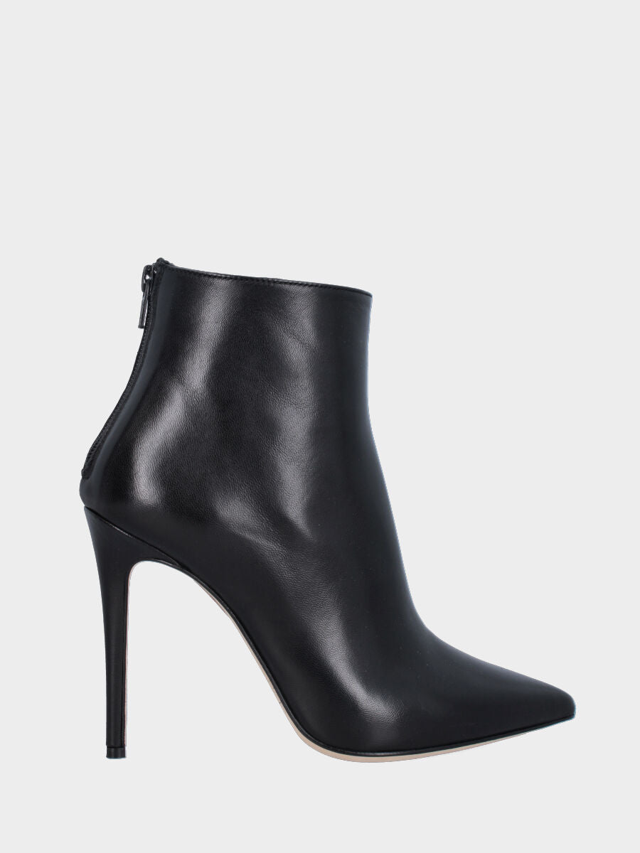 Stivaletto in nappa nera con tacco a stiletto e cerniera posteriore