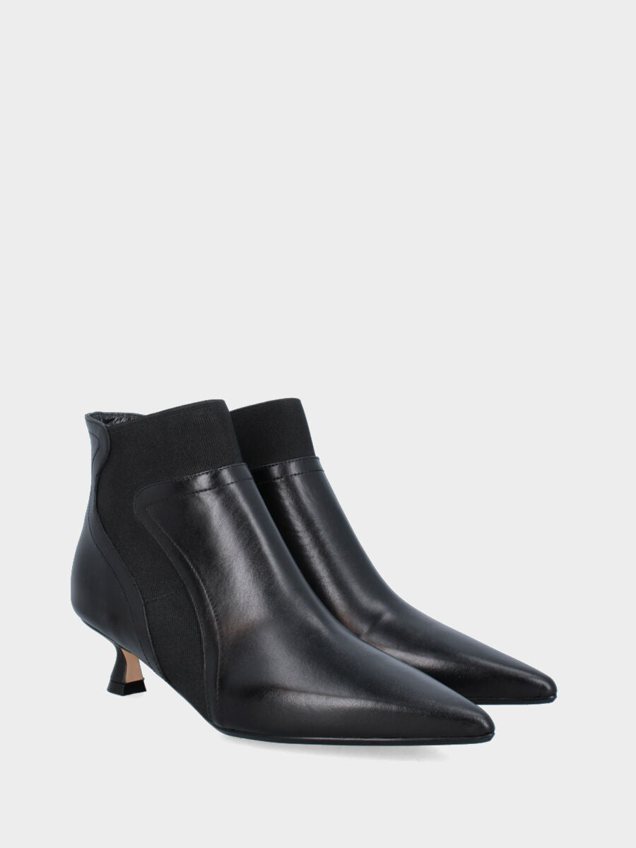 Bottine en veau noir avec bande élastique et talon bobine