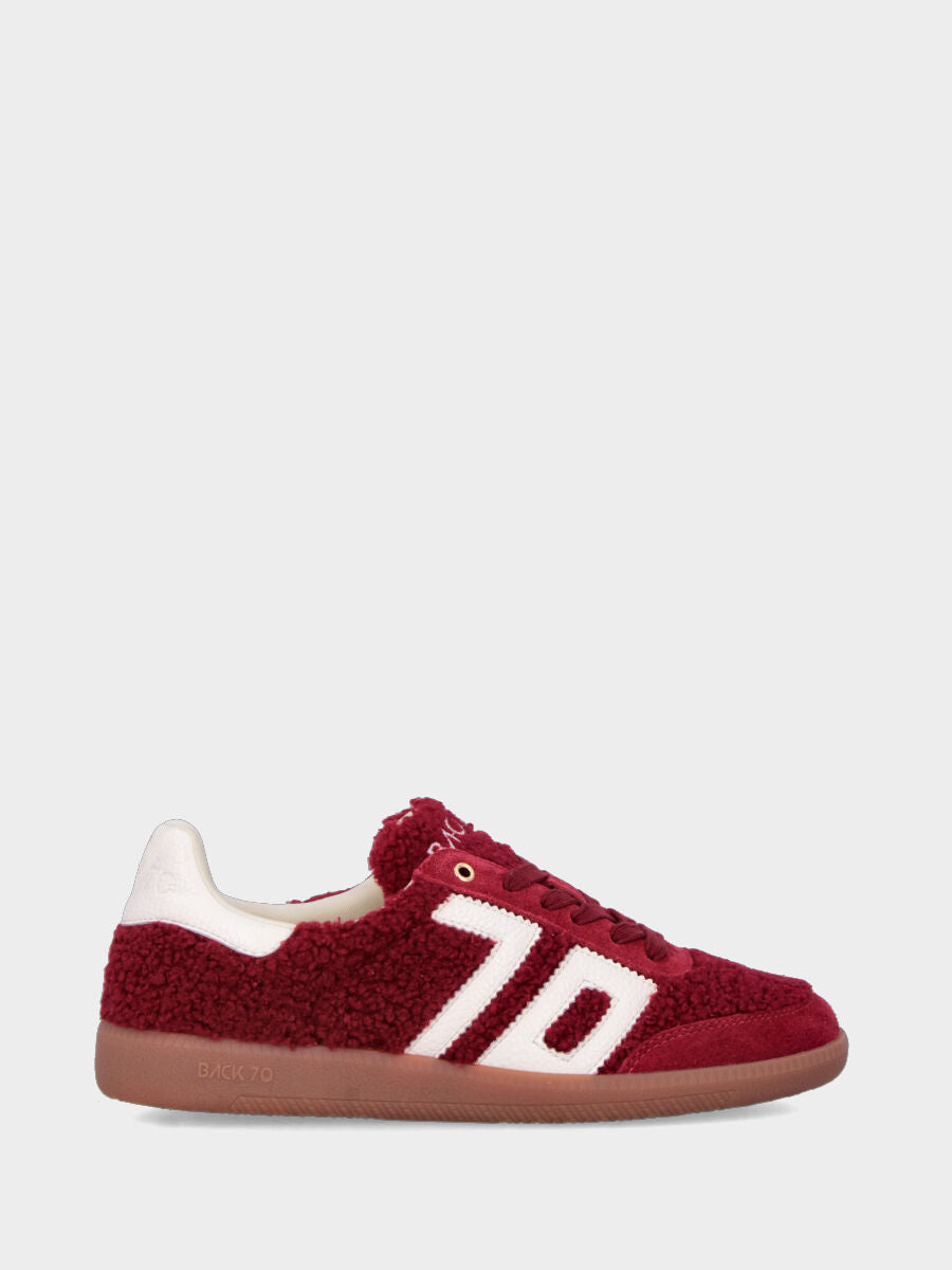 Sneaker in tessuto bouclé rosso con suola in gomma