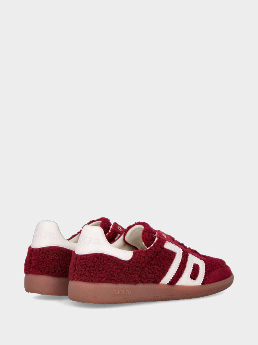 Sneaker in tessuto bouclé rosso con suola in gomma