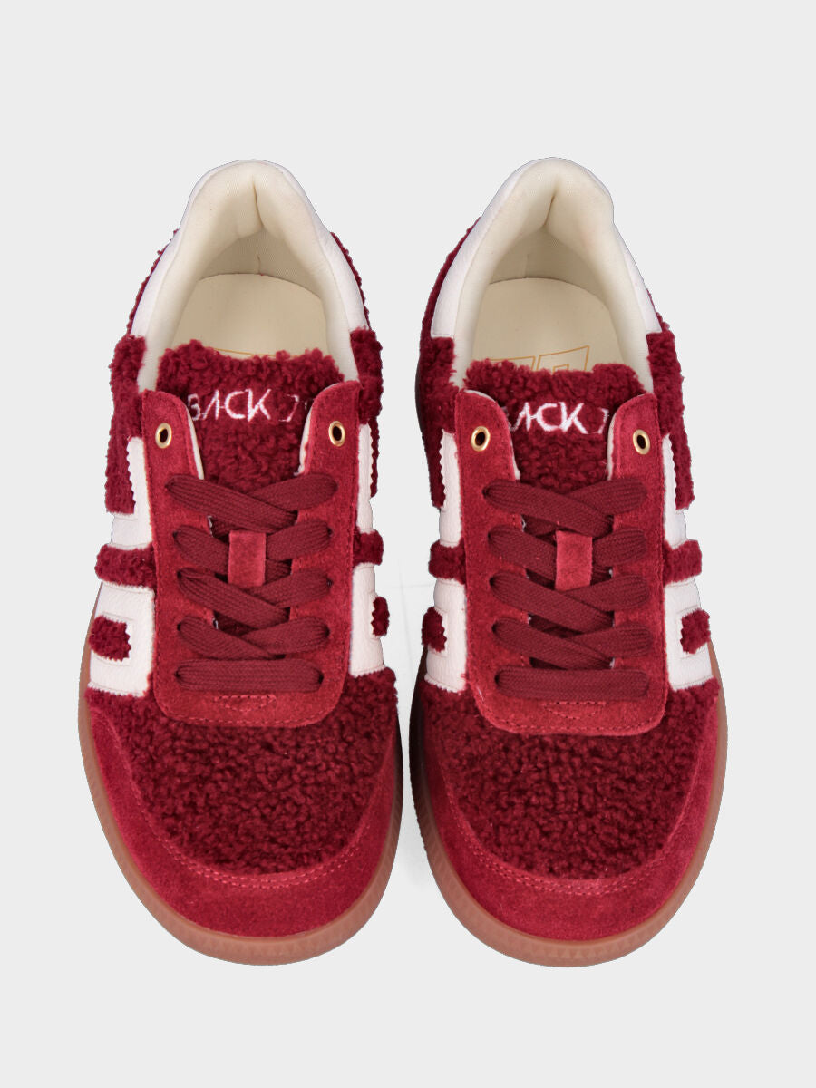 Sneaker in tessuto bouclé rosso con suola in gomma