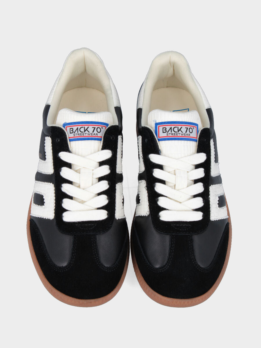 Sneaker in vitello nero con fondo in gomma