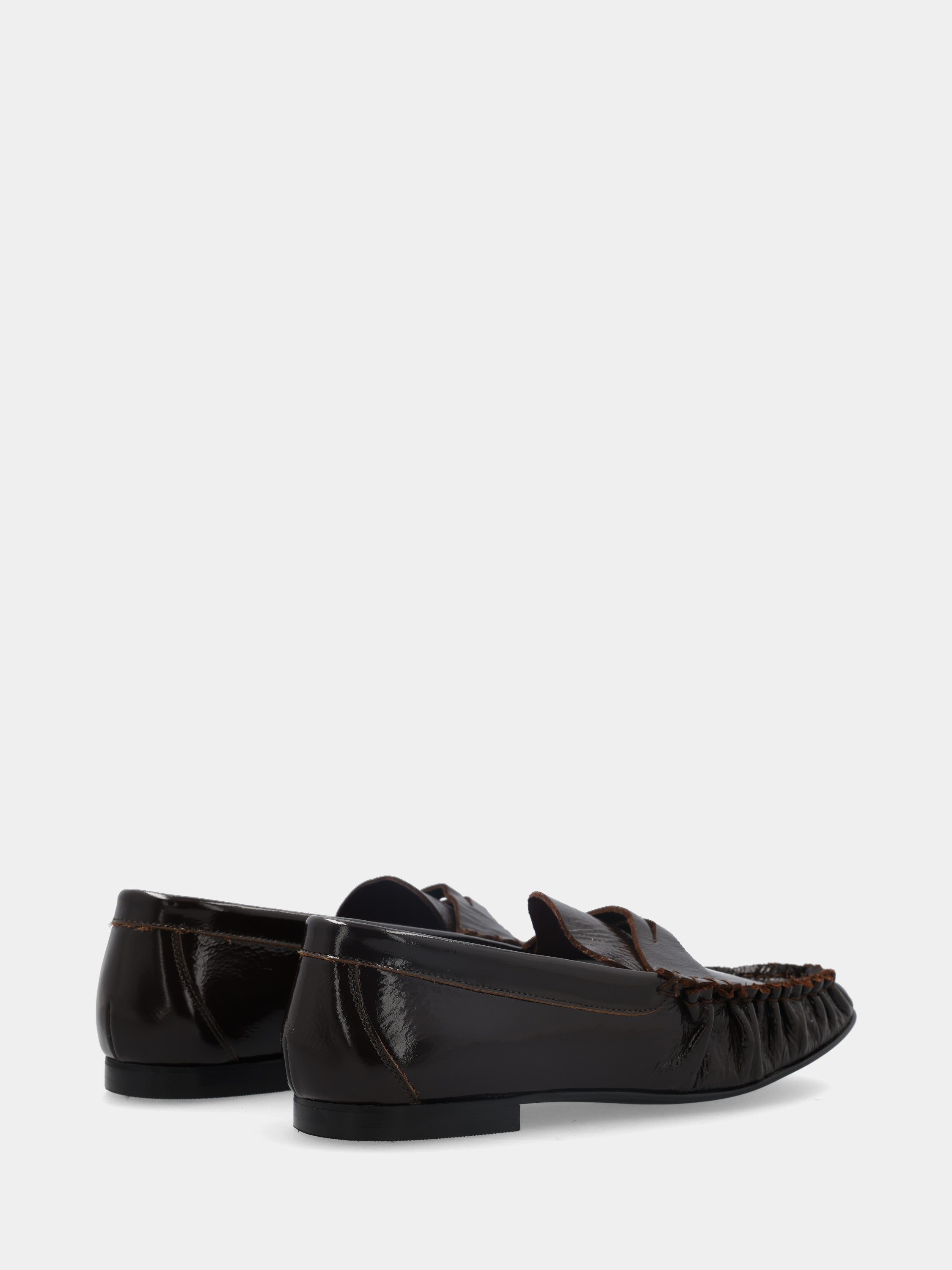 Sandalo monoblocco in vitello rosso con fascia ripiegata