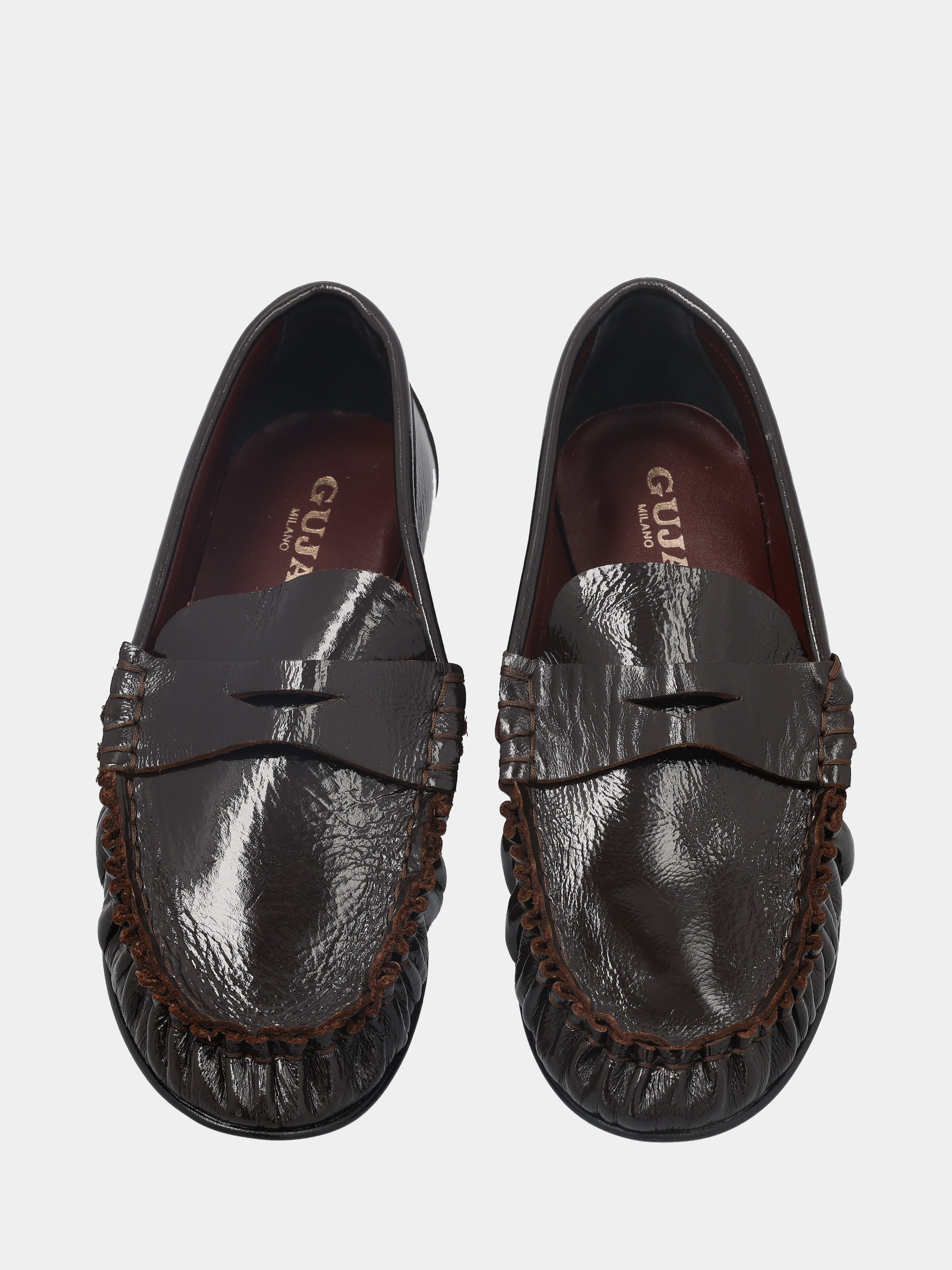 Sandalo monoblocco in vitello rosso con fascia ripiegata