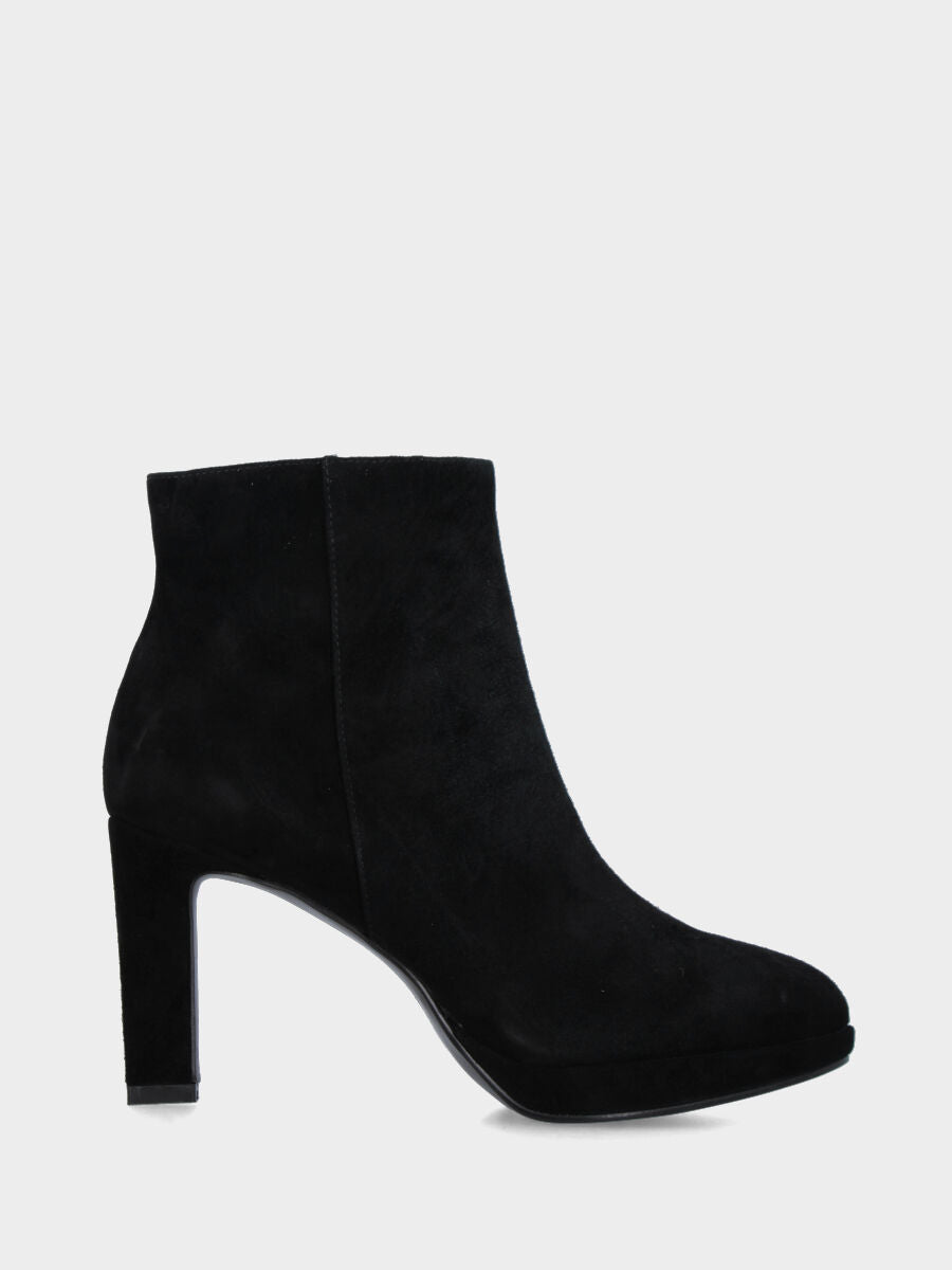 Stivaletto in camoscio nero con plateau e cerniera laterale
