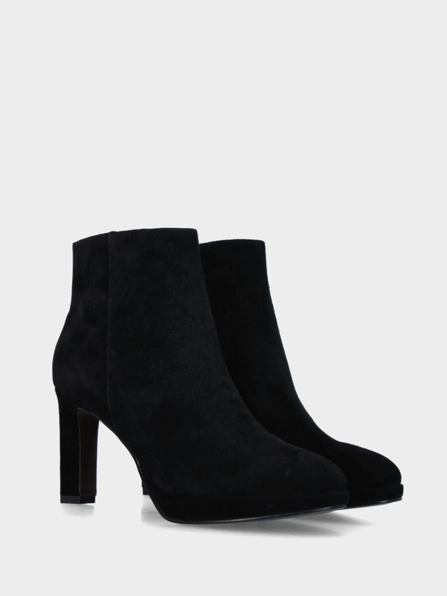 Stivaletto in camoscio nero con plateau e cerniera laterale
