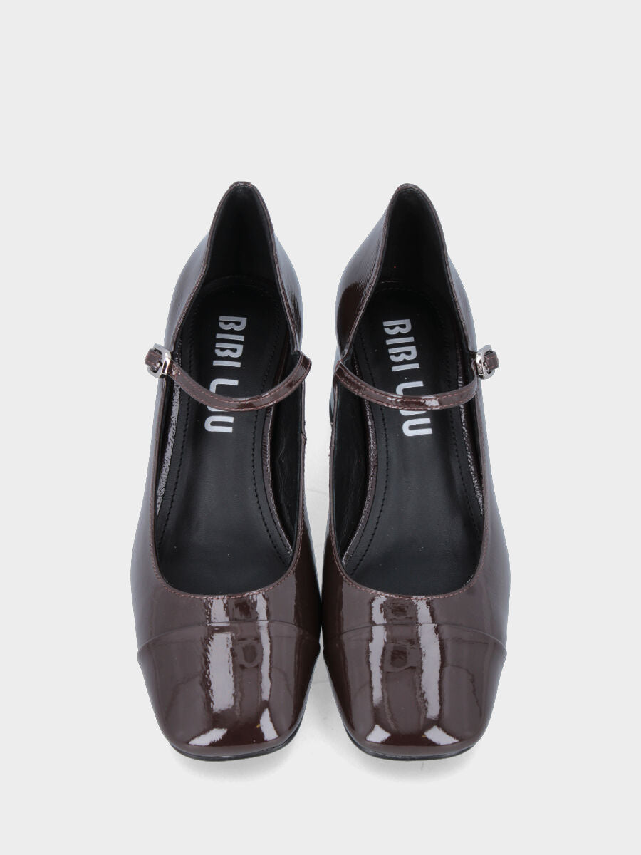 Escarpins en naplak marron avec bride et bout brillant