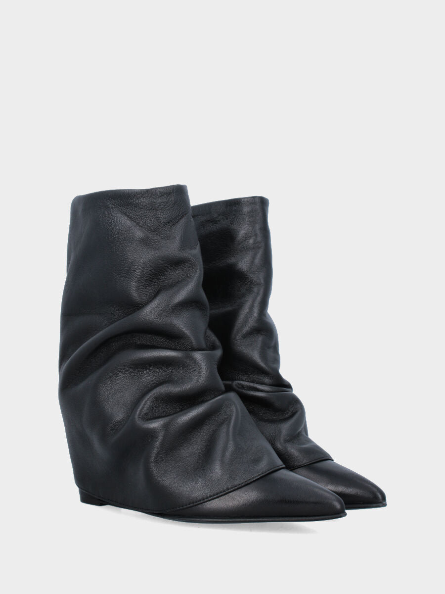 Camperos stivaletto 3/4 in nappa nera con ghetta goffrata