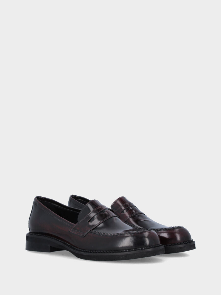 Sandalo monoblocco in vitello rosso con fascia ripiegata