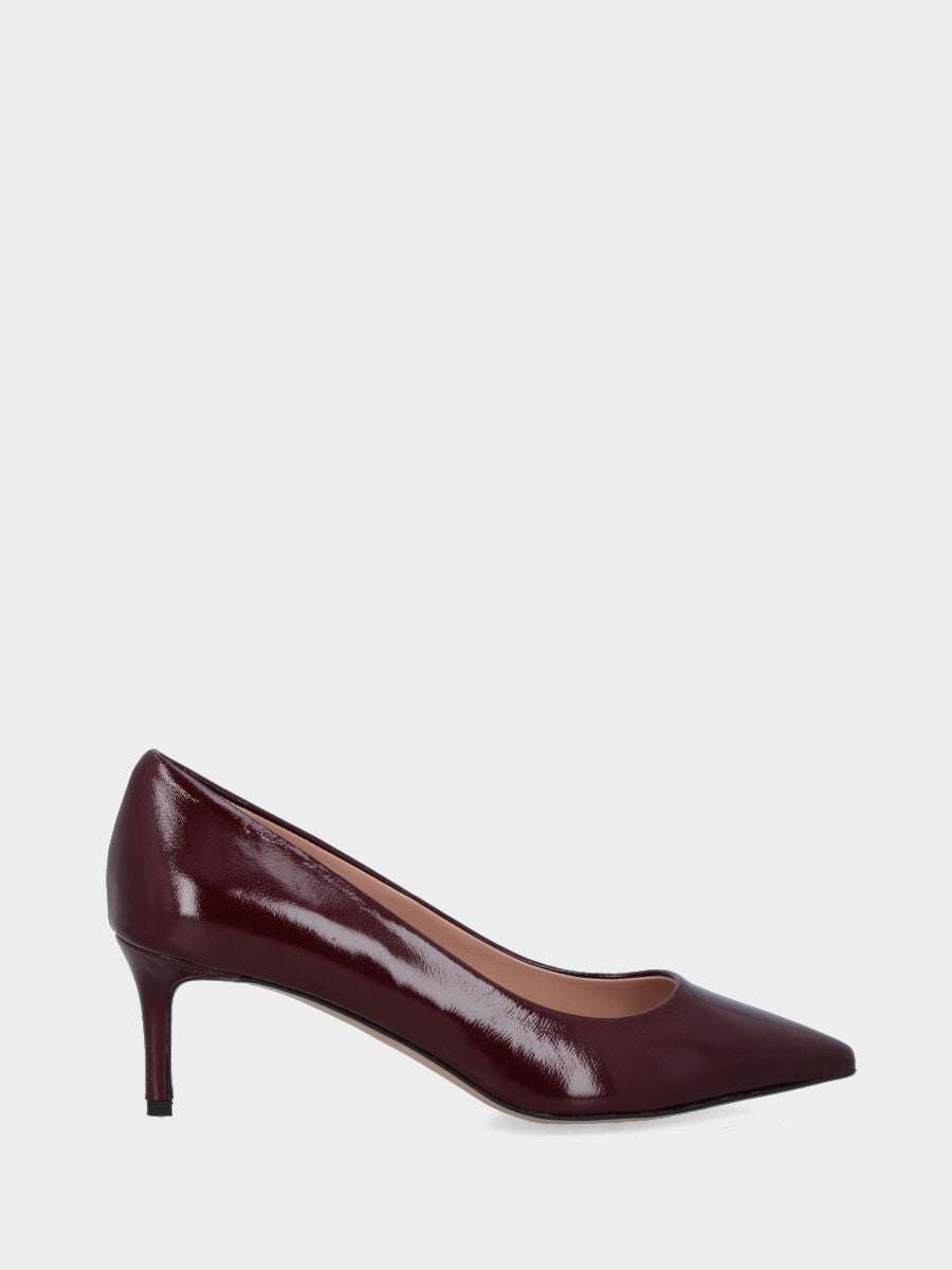 Pumps in shiny velvet bordeaux with stitched and turned upper