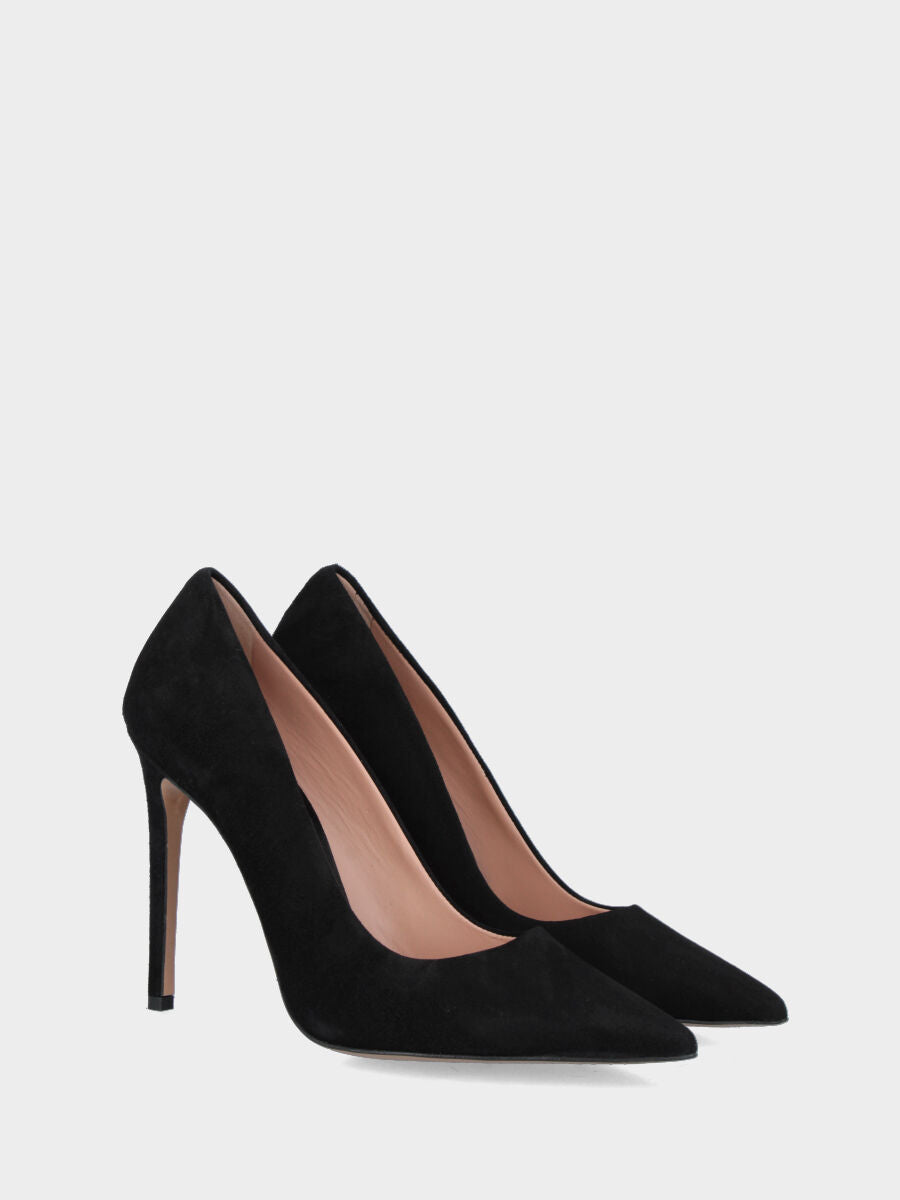 Décolleté in camoscio nero con tacco stiletto e punta sfilata