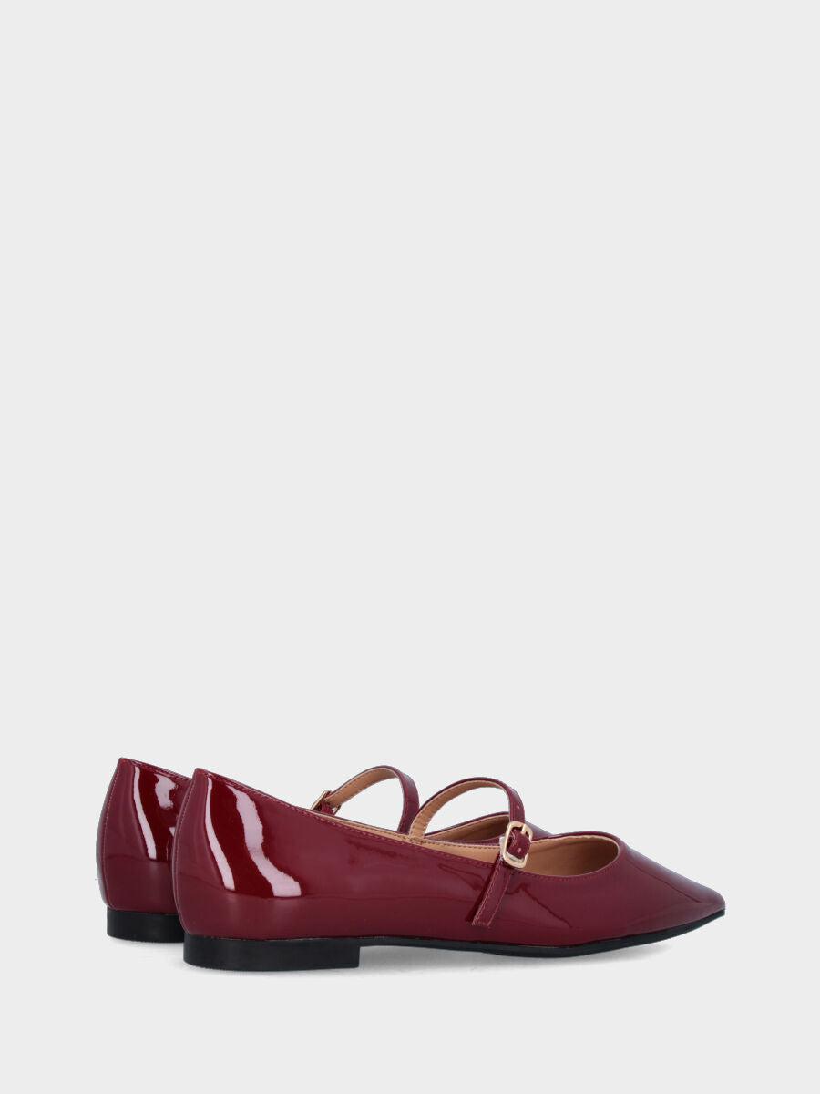 Ballerina Mary Jane in vernice bordeaux con cinturino e punta sfilata