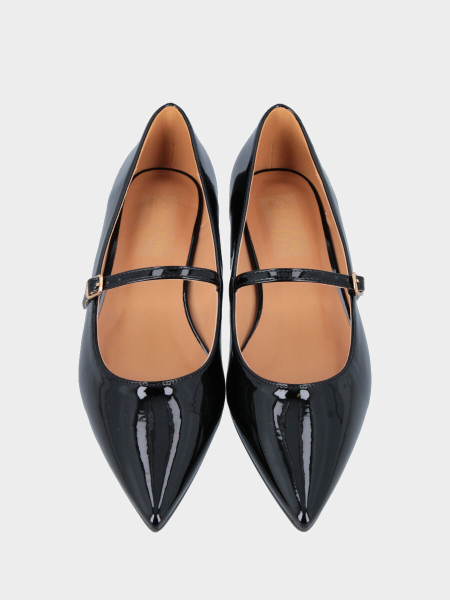 Ballerina Mary Jane in vernice nera con cinturino e punta sfilata