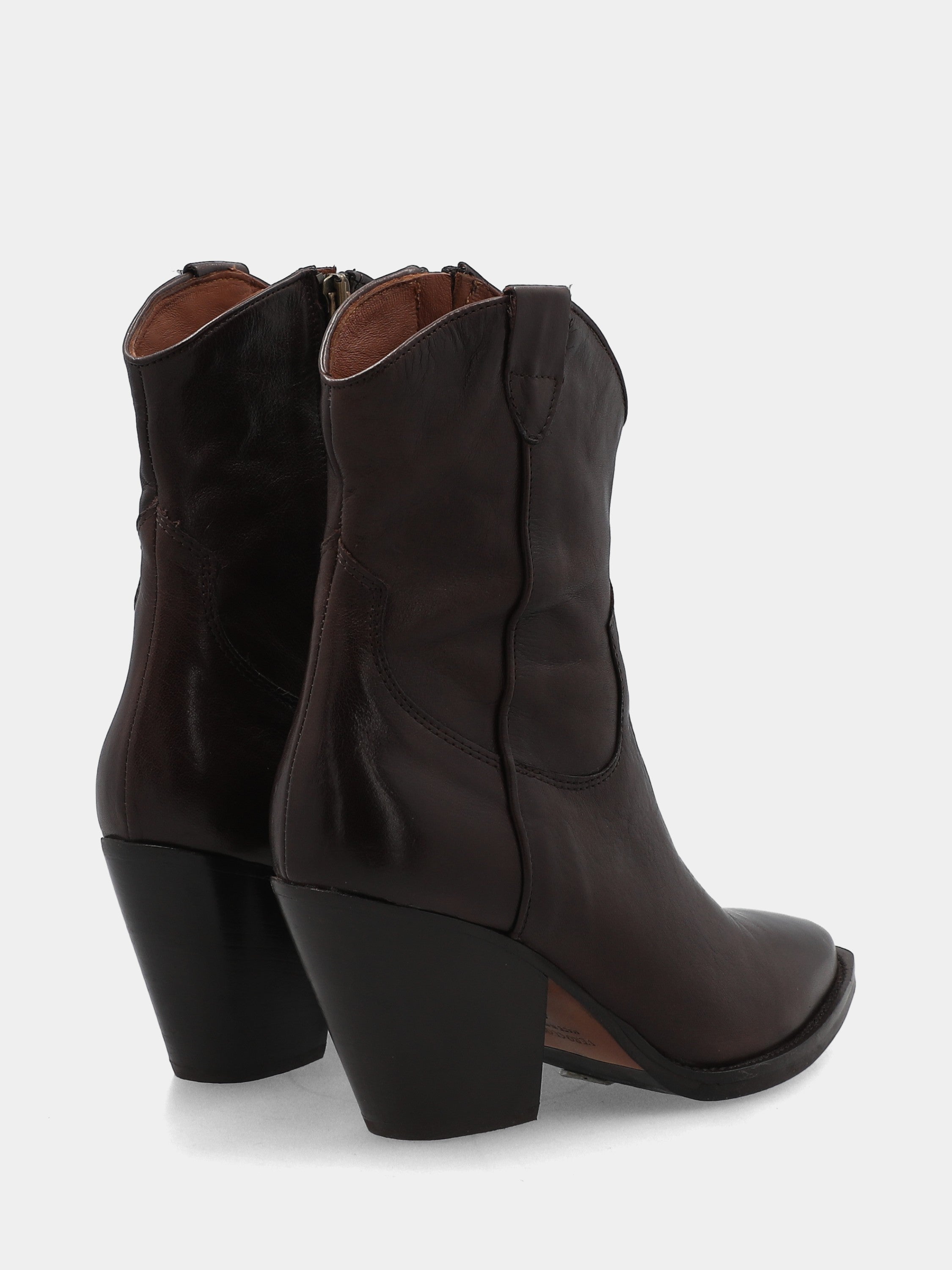 Sandalo monoblocco in vitello rosso con fascia ripiegata