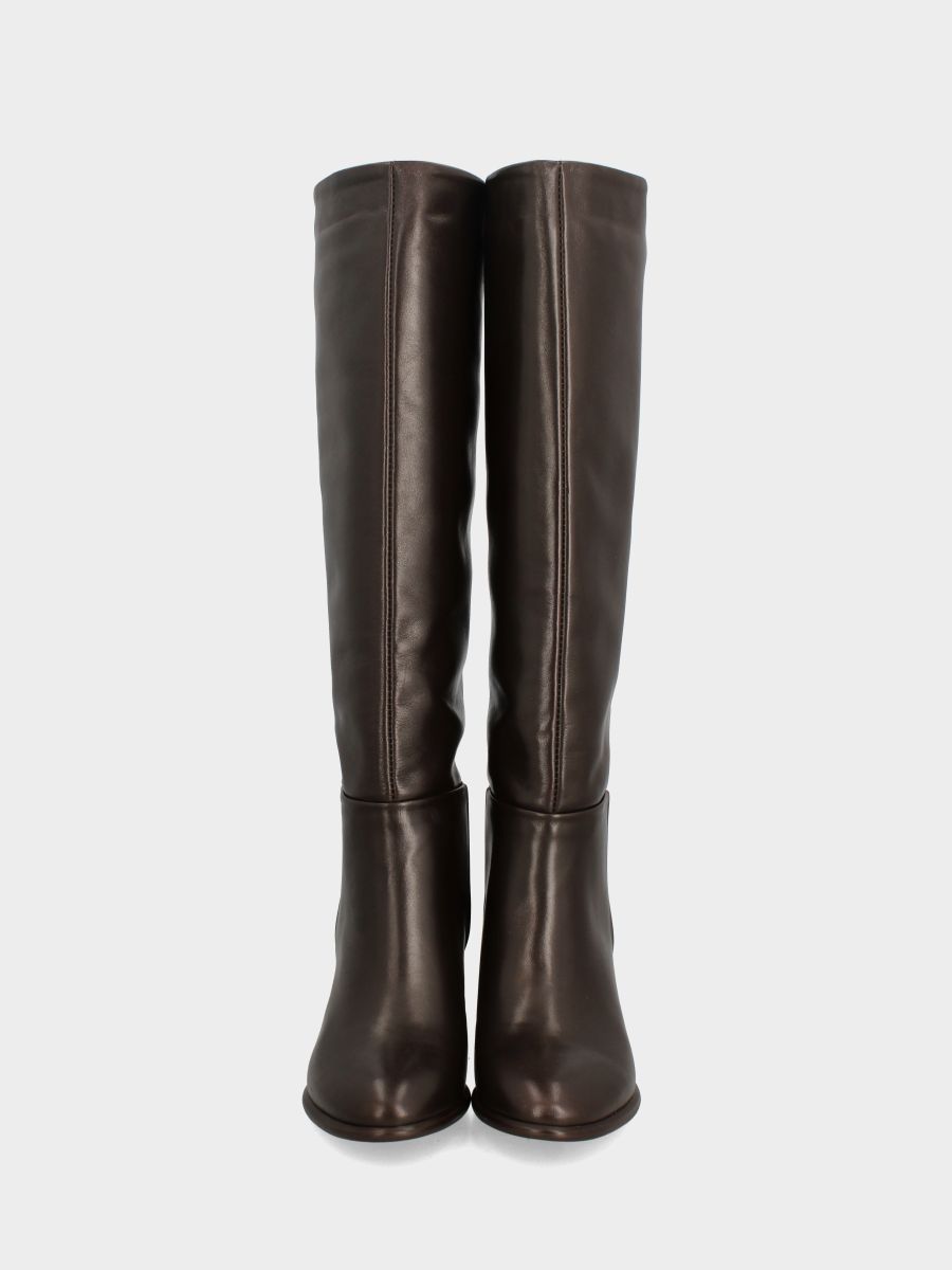 Stivale in vitello testa di moro con tacco fasciato cuoio e punta tonda affusolata