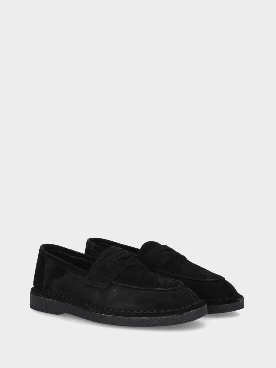 Mocassin en velours noir avec couture norvégienne et semelle en gomme crêpe
