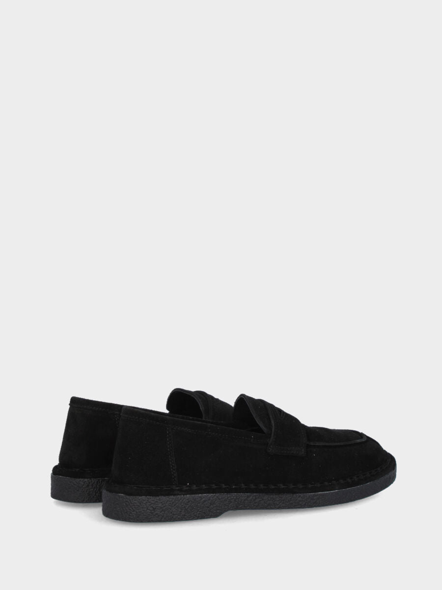 Mocassin en velours noir avec couture norvégienne et semelle en gomme crêpe