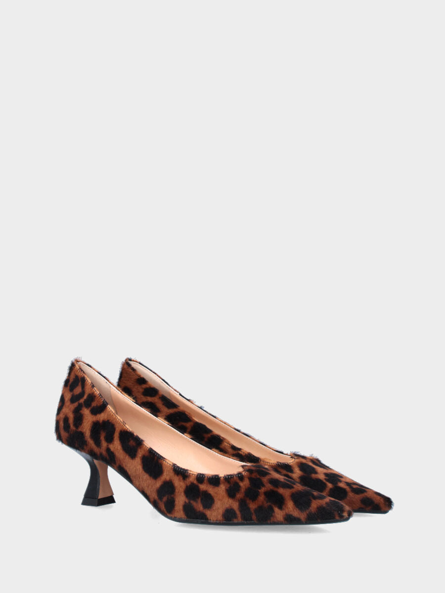 Sandalo monoblocco in vitello rosso con fascia ripiegata