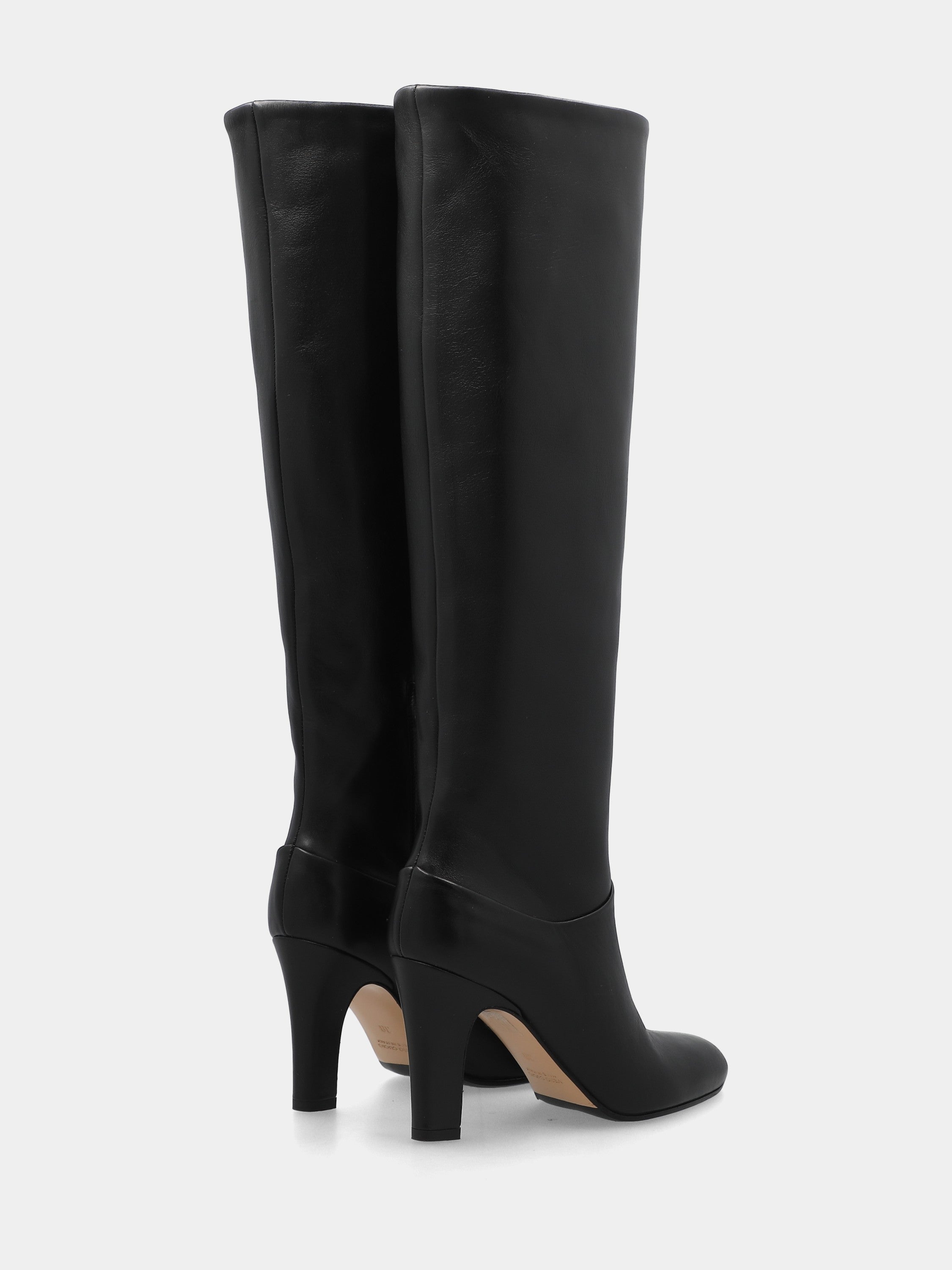 Sandalo monoblocco in vitello rosso con fascia ripiegata