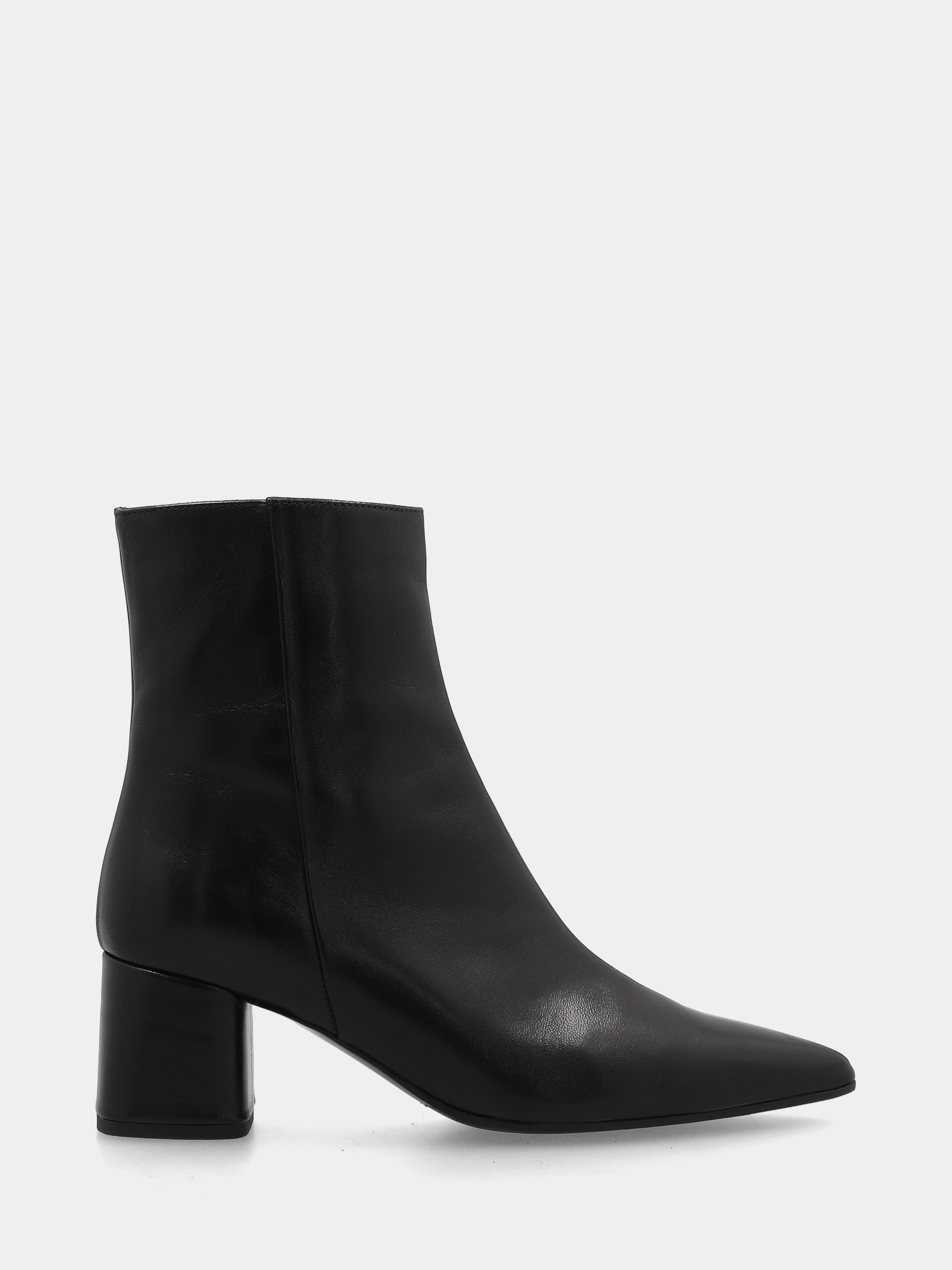 Sandalo monoblocco in vitello rosso con fascia ripiegata