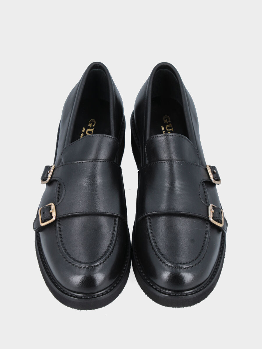 Mocassino in vitello nero con doppia fibbia e vaschetta cucita