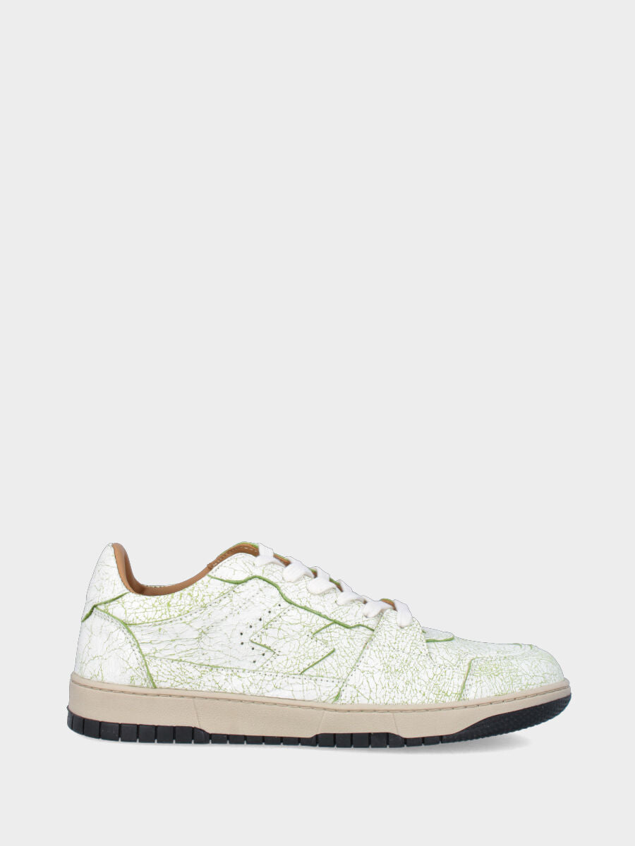 Sneaker in vitello bianco e verde con punta tonda e suola cucita