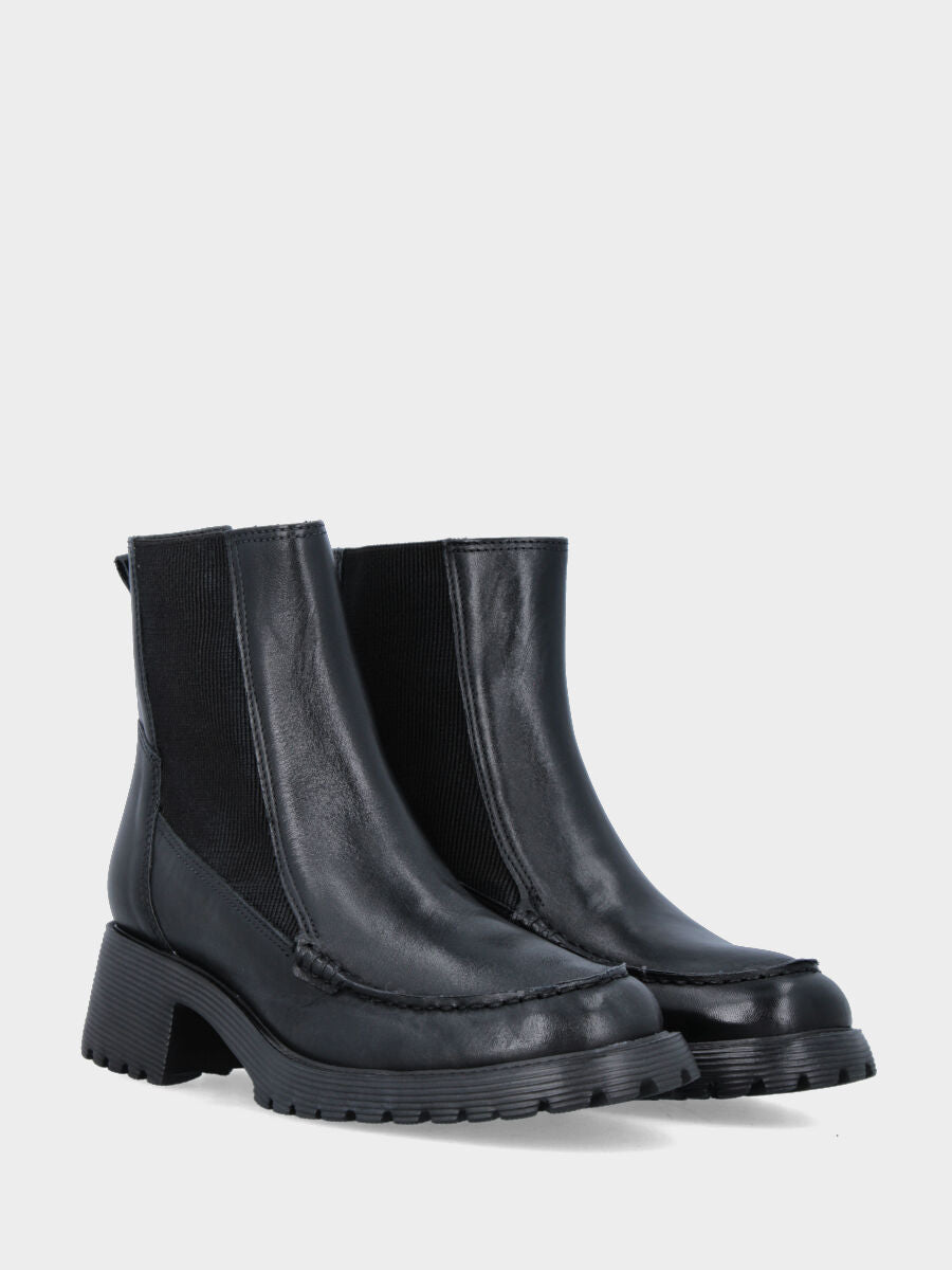 Beatles in vitello nero con vaschetta cucita adler e monoblocco